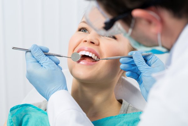 стоматологическая клиника stomatologiya-konova.com